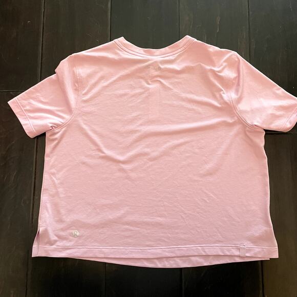 Lululemon Ultralight Waist-Length T-Shirt Purple Crop Tee Women's Size 6 - Picture 4 of 5